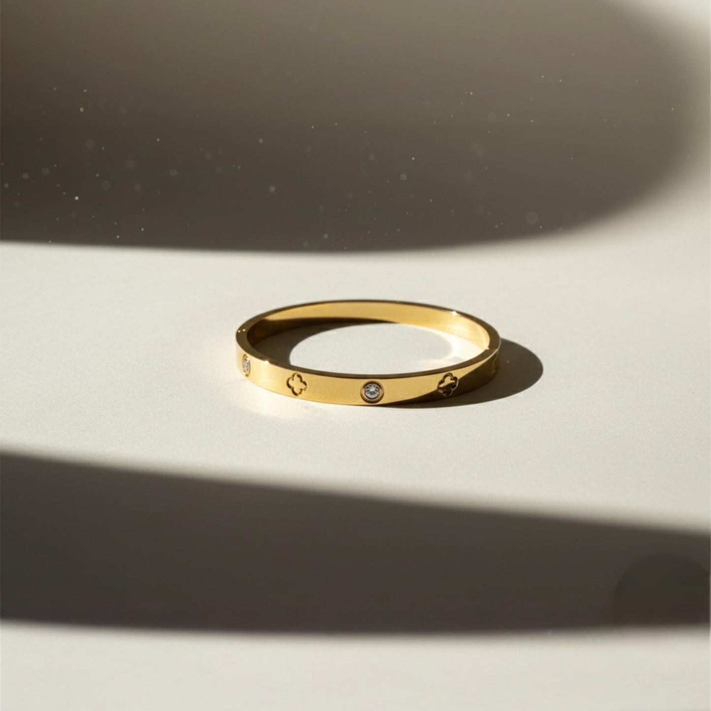 Four-leaf clover Bangle